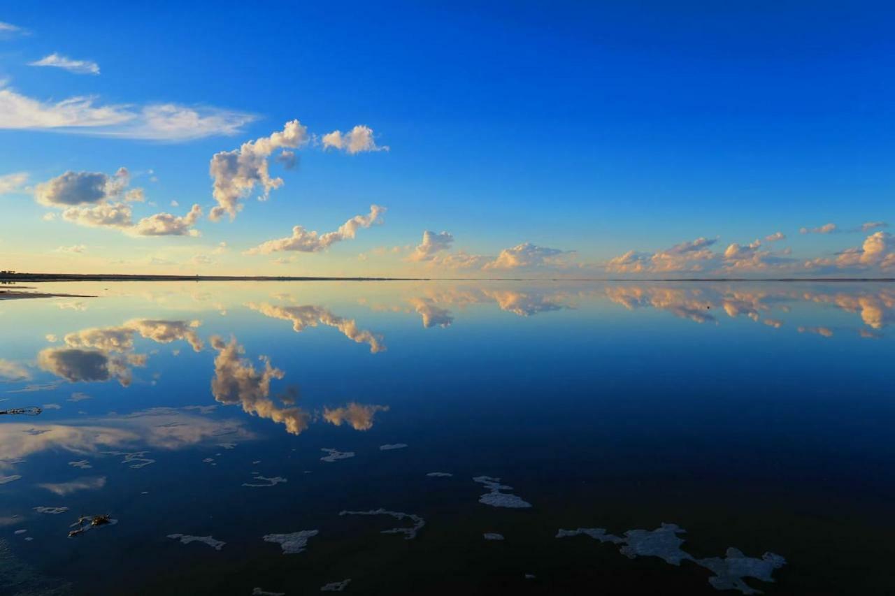 Skymirror Vila Sea Lake Exterior foto
